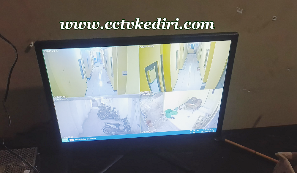 <p>Kamera CCTV yang saat ini sangat bermanfaat bagi semua orang karena terkadang ada kejadian yang tidak di inginkan itu terjadi dan tidak ada yang mengetahui kejadian tersebut, dengan adanya kamera ini anda bisa memberi kamera di lokasi tertentu agar dapat memberikan pemantauan lokasi secara akurat hanya dengan harga murah anda sudah bisa dapatkan kamera.</p>